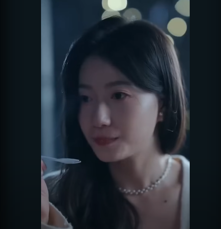Lan Lan as Jiang Li "Every Step of the Way," from a video dated January 25, 2025 | Source: Youtube/ShengshiDrama