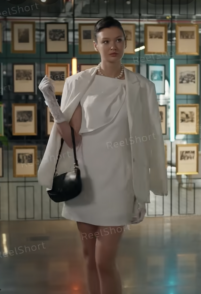 Lissa Dragomir as Elena Cooper in "Now You Know Who I Am" | Source: youtube/reelshortapp