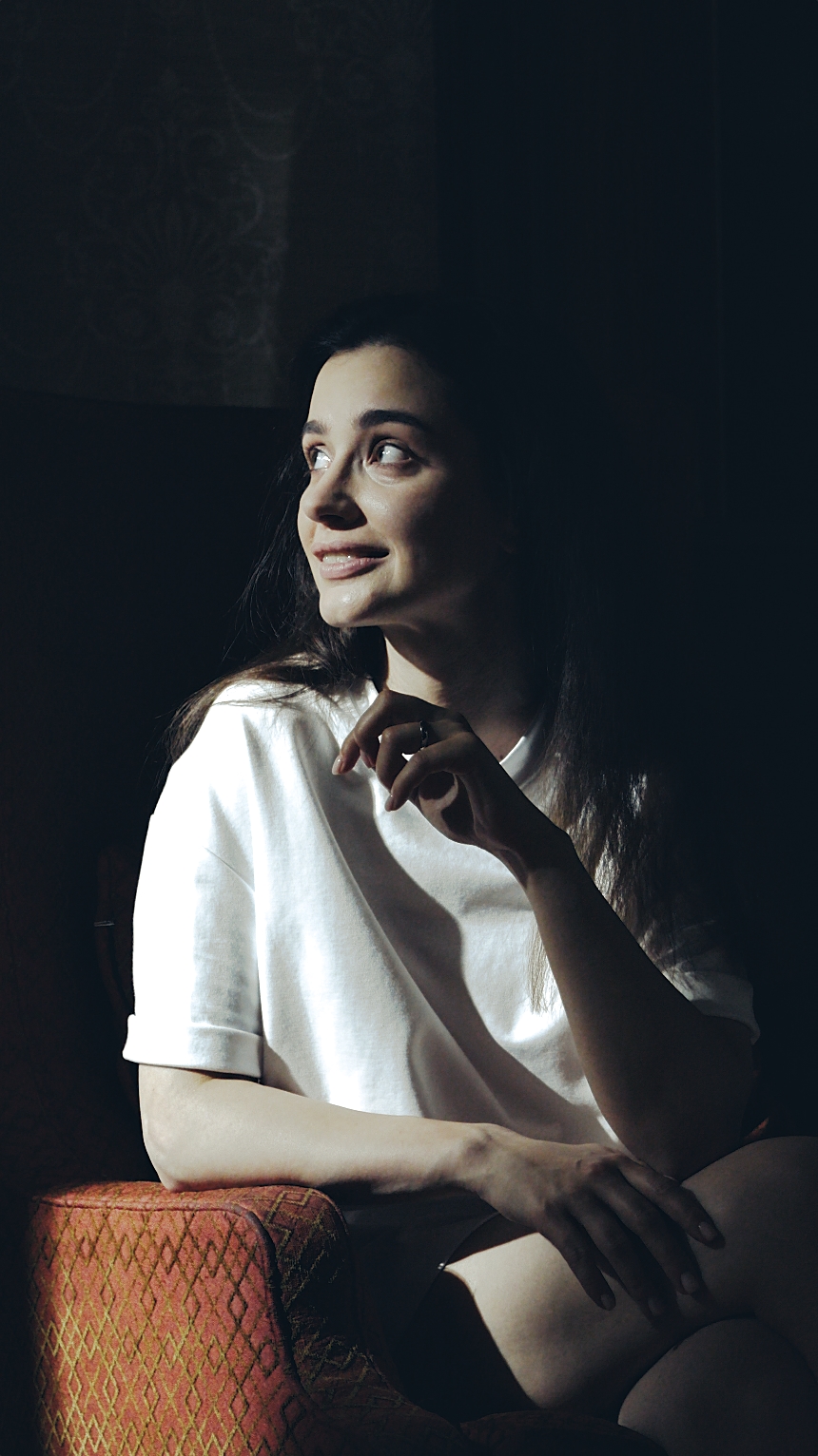 Tetiana Zlova captured behind the scenes of "Love in Oblivion" | Source: AMO Pictures