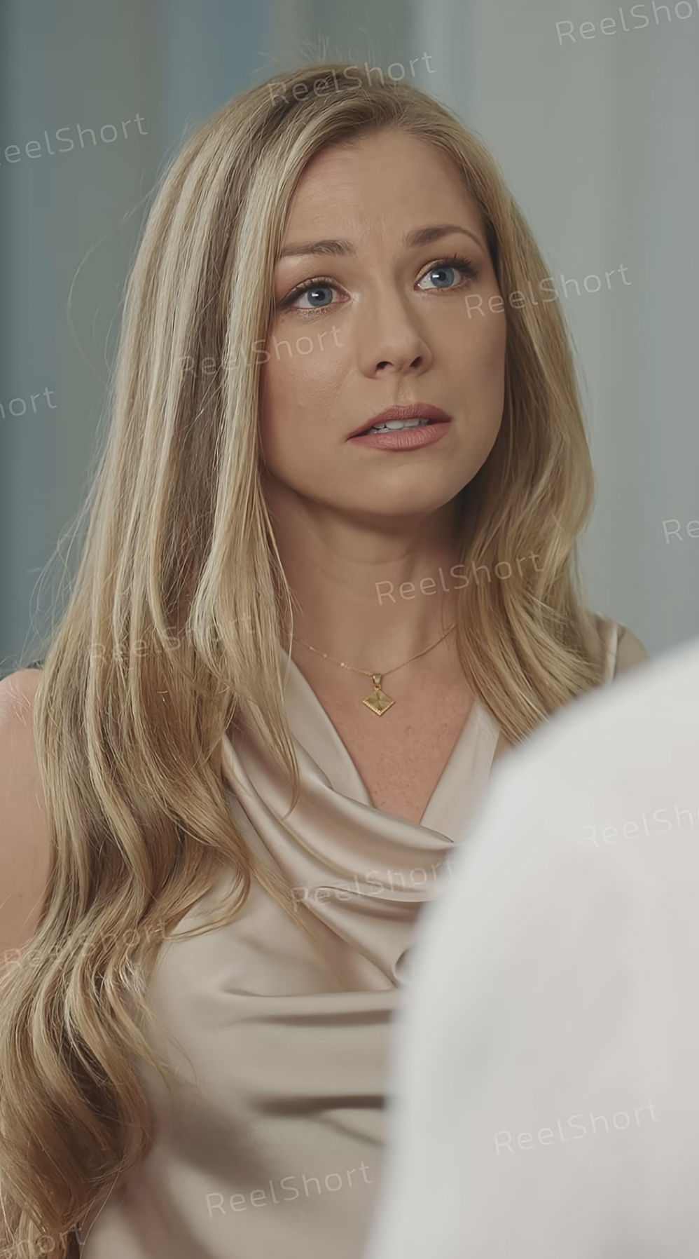 Nikki Leigh as Christine Parrish in "Djinn Under Contract" | Source youtube/reelshortapp