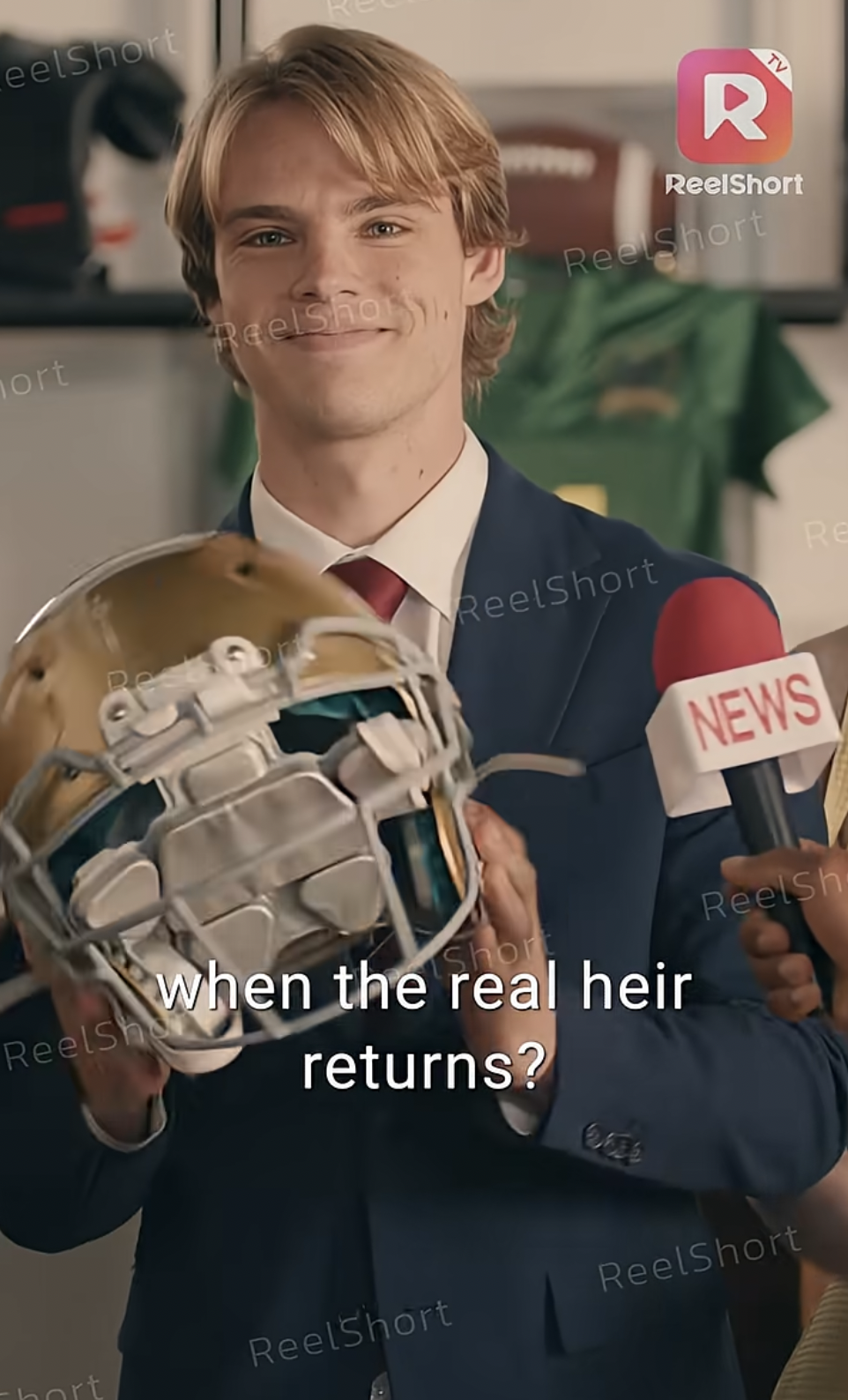 Josh Welles as Asher Bradshaw in "The Lost Quarterback Returns" | Source: youtube/reelshortapp