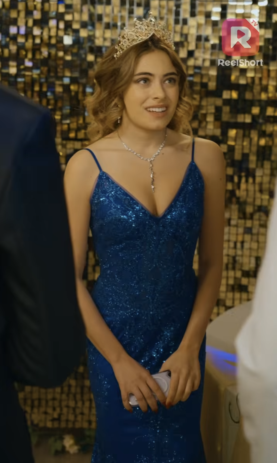 Bella Mraz as Zoey Whitmore in "Gossip Godmother" | Source: youtube/reelshortapp