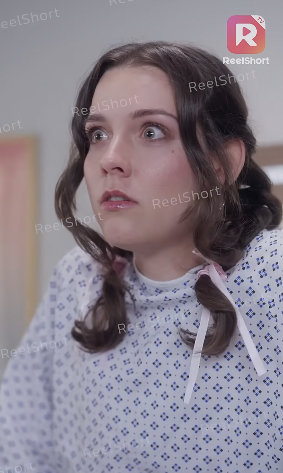 Samantha Drews as Phoebe Lamb in "Accidental Triplets with the Billionaire" | Source: youtube/reelshortapp