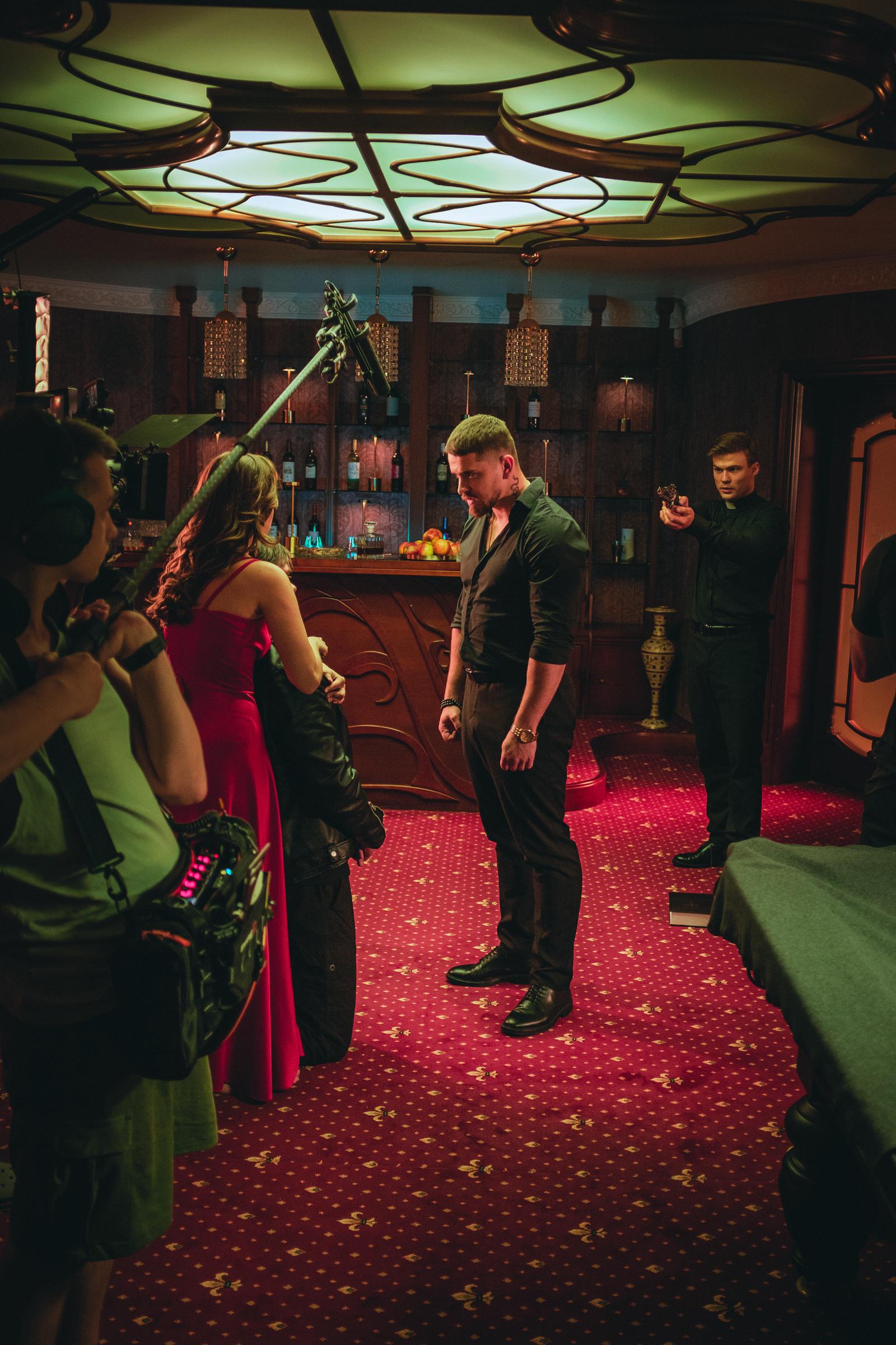 Every movement in the scene is planned to make the action feel real. | Source: AMO PIctures